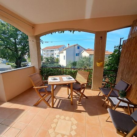 Apartment Jelka Малинска Екстериор снимка