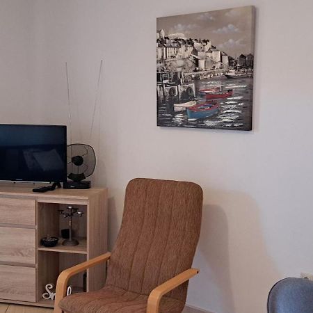 Apartment Jelka Малинска Екстериор снимка