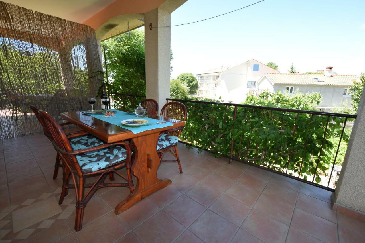 Apartment Jelka Малинска Екстериор снимка